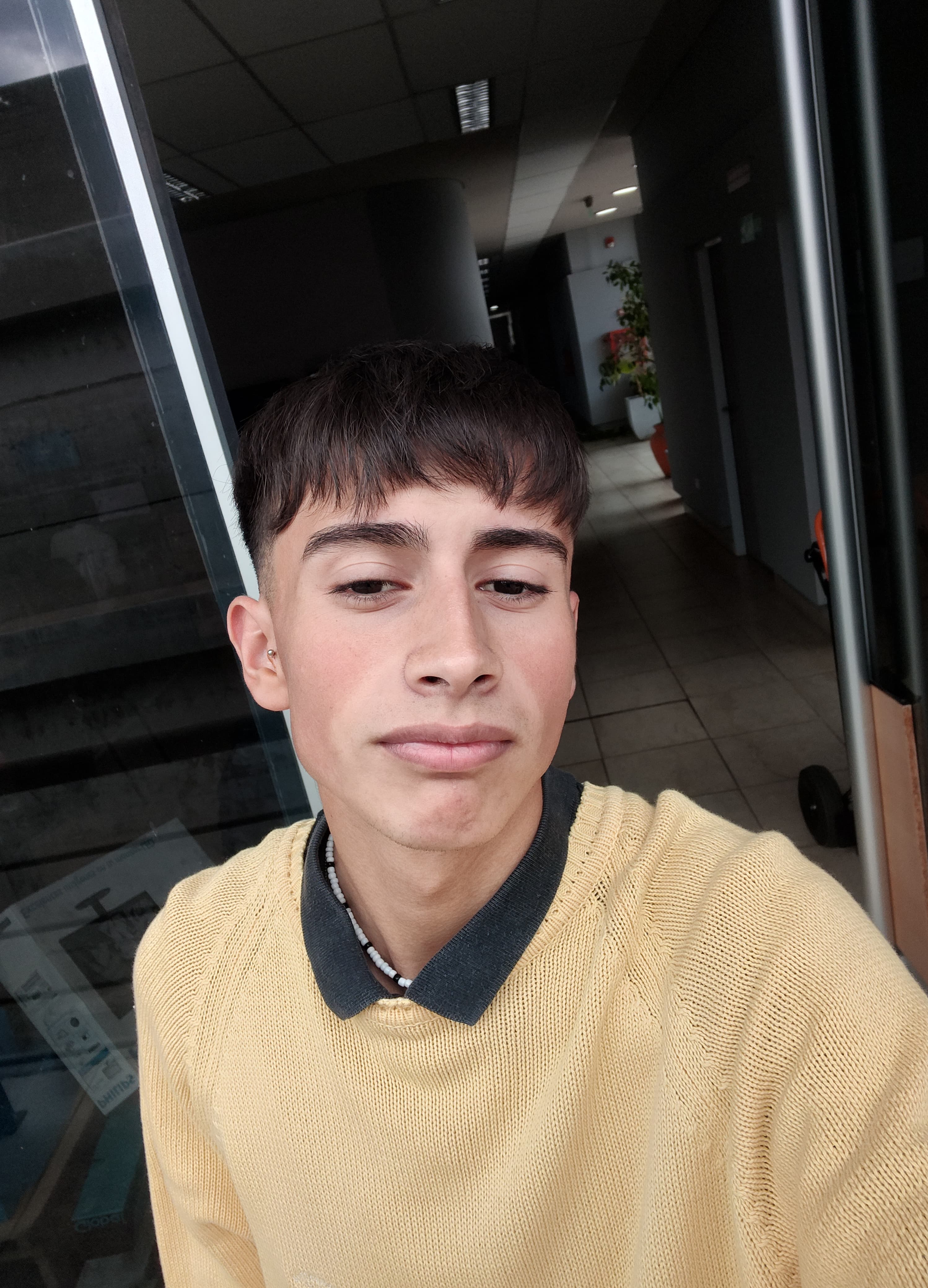  Axel Flores